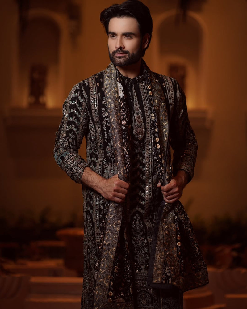 Vivian Dsena in Rudra Black Kurta Set