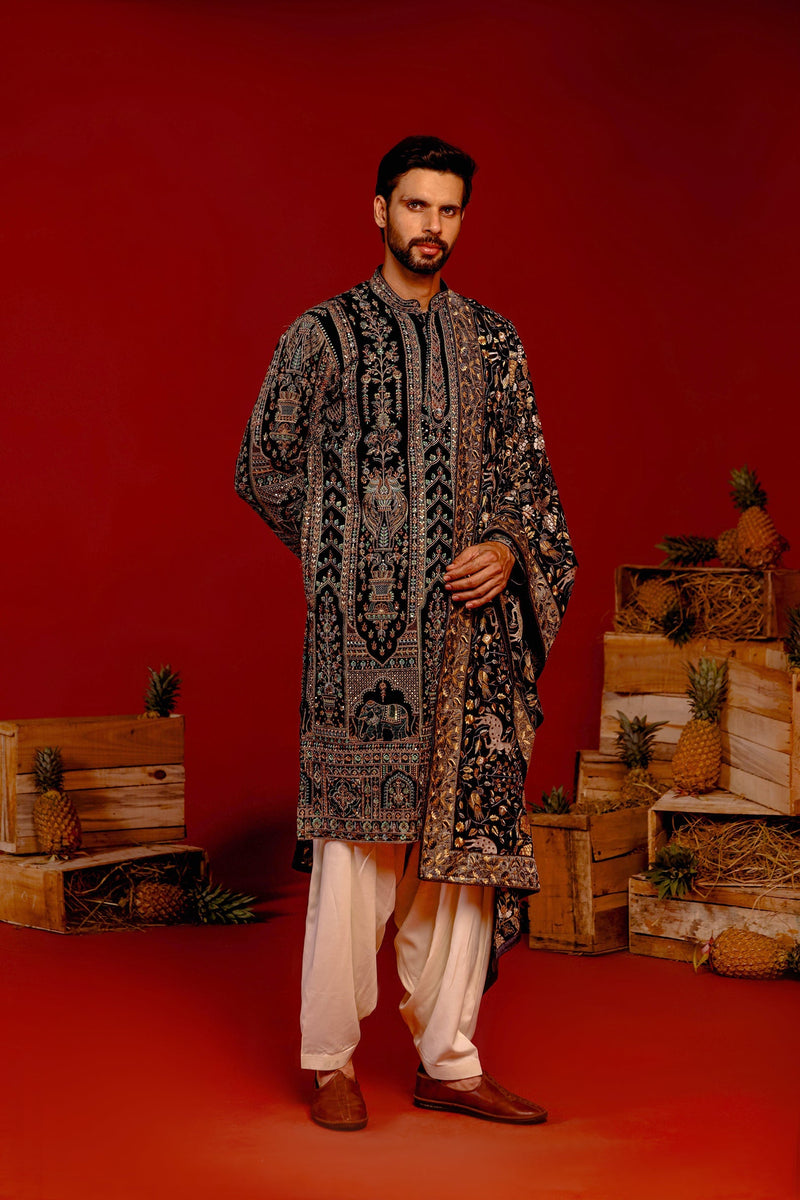 Vivian Dsena in Rudra Black Kurta Set