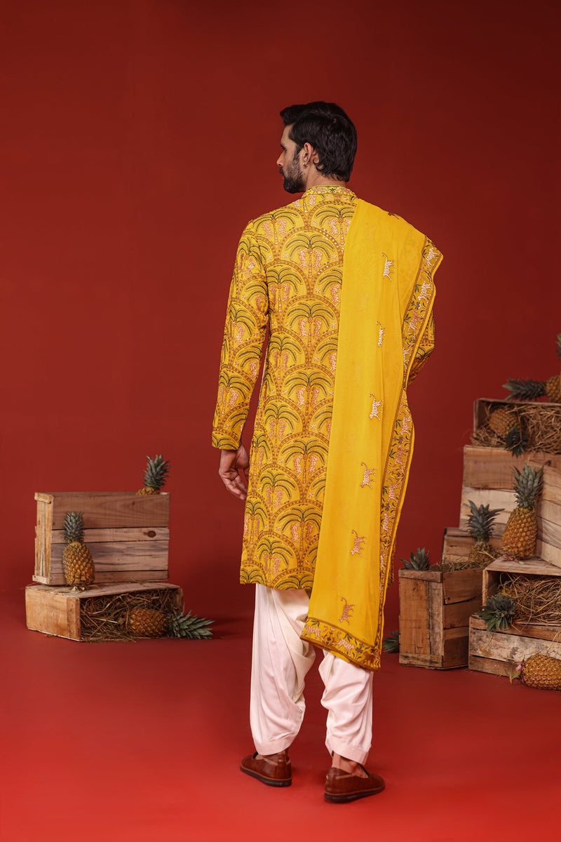 Abhiijeet Saawant in Chaitanya Haldi Kurta Set
