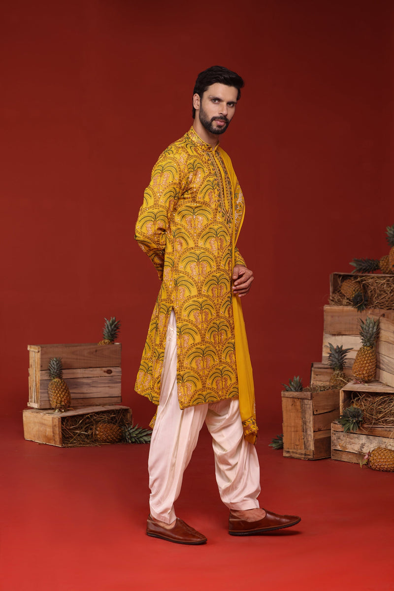 Abhiijeet Saawant in Chaitanya Haldi Kurta Set
