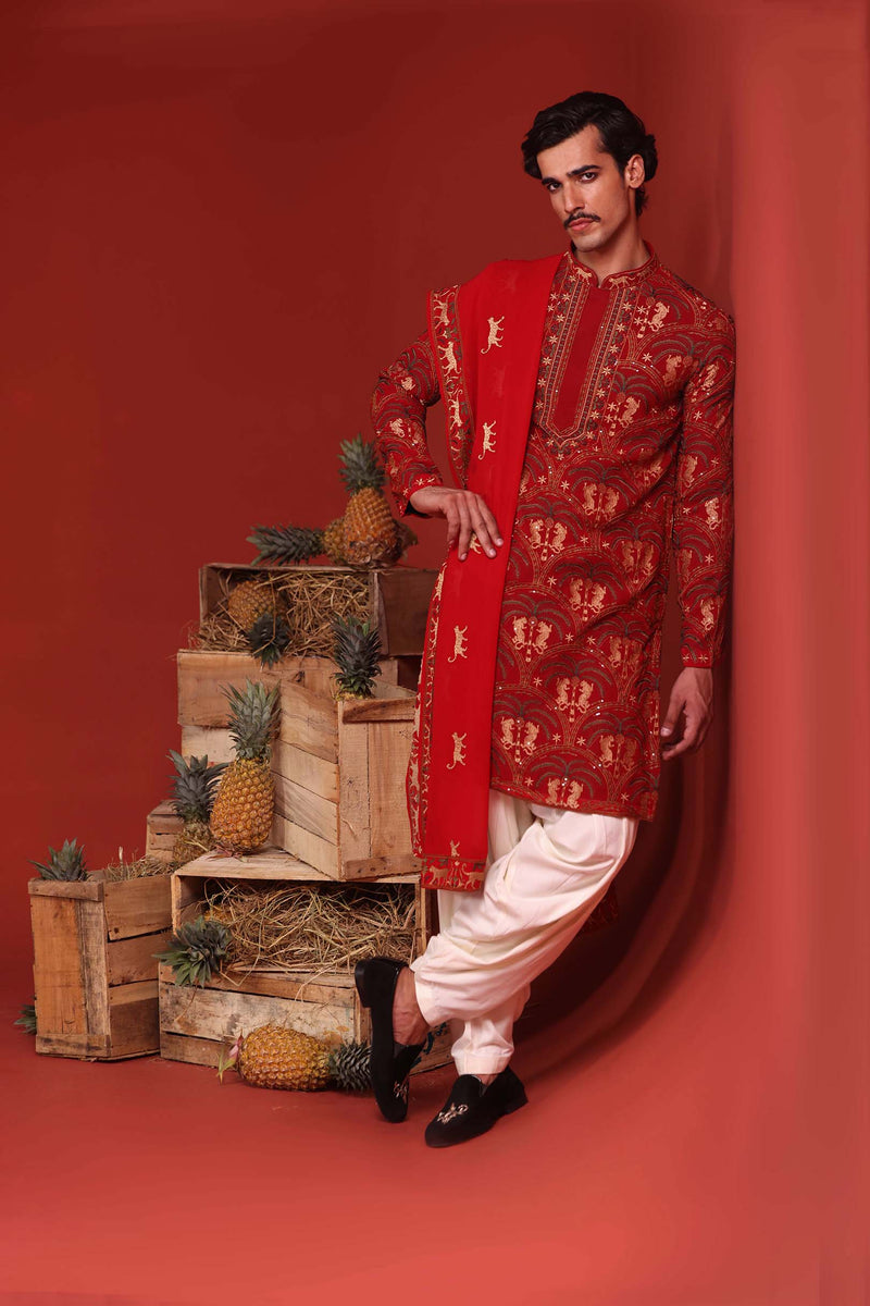 𝐔𝐬𝐦𝐚𝐧 𝐆𝐚𝐧𝐢 in Shikhar Maroon Kurta Set
