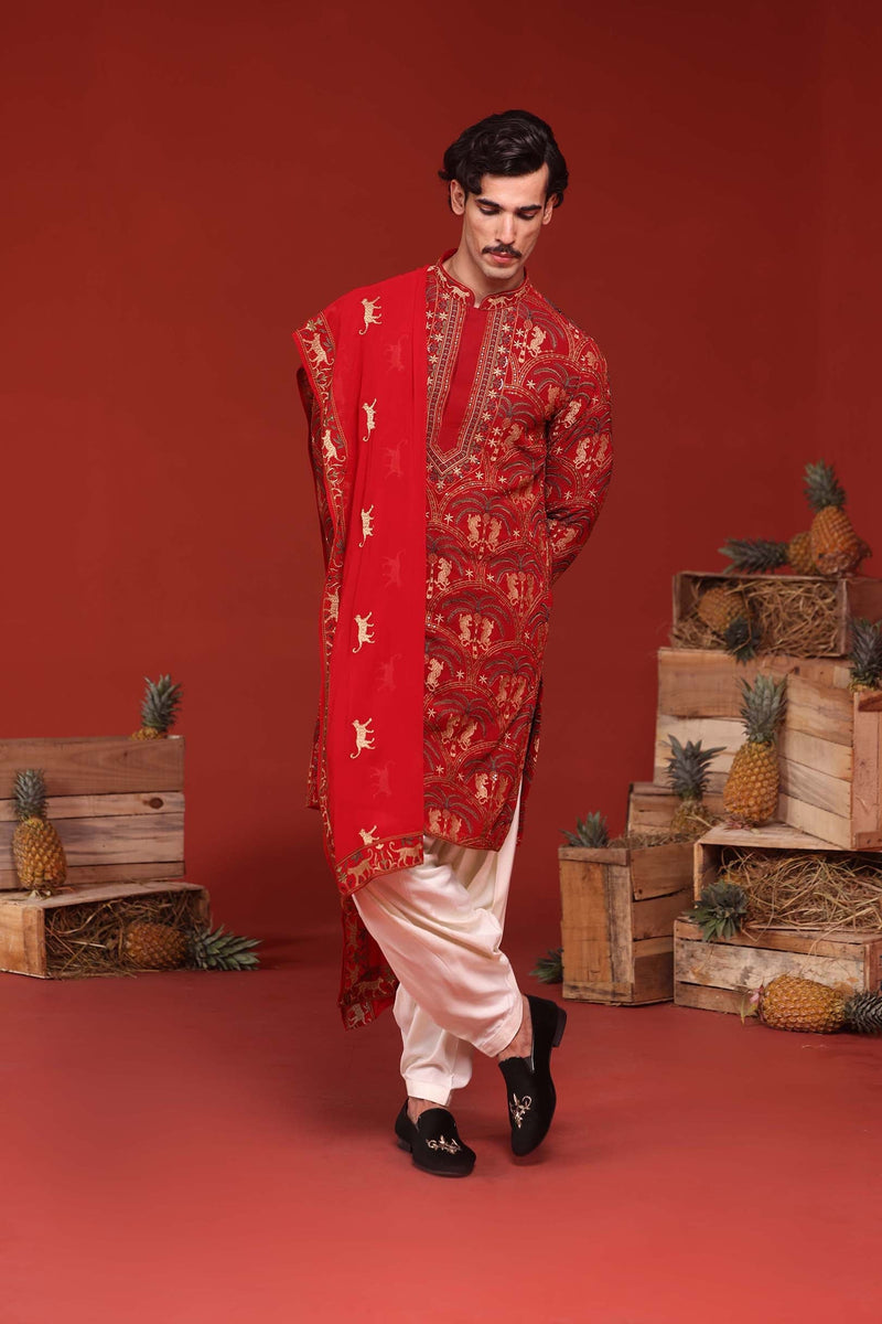 𝐔𝐬𝐦𝐚𝐧 𝐆𝐚𝐧𝐢 in Shikhar Maroon Kurta Set