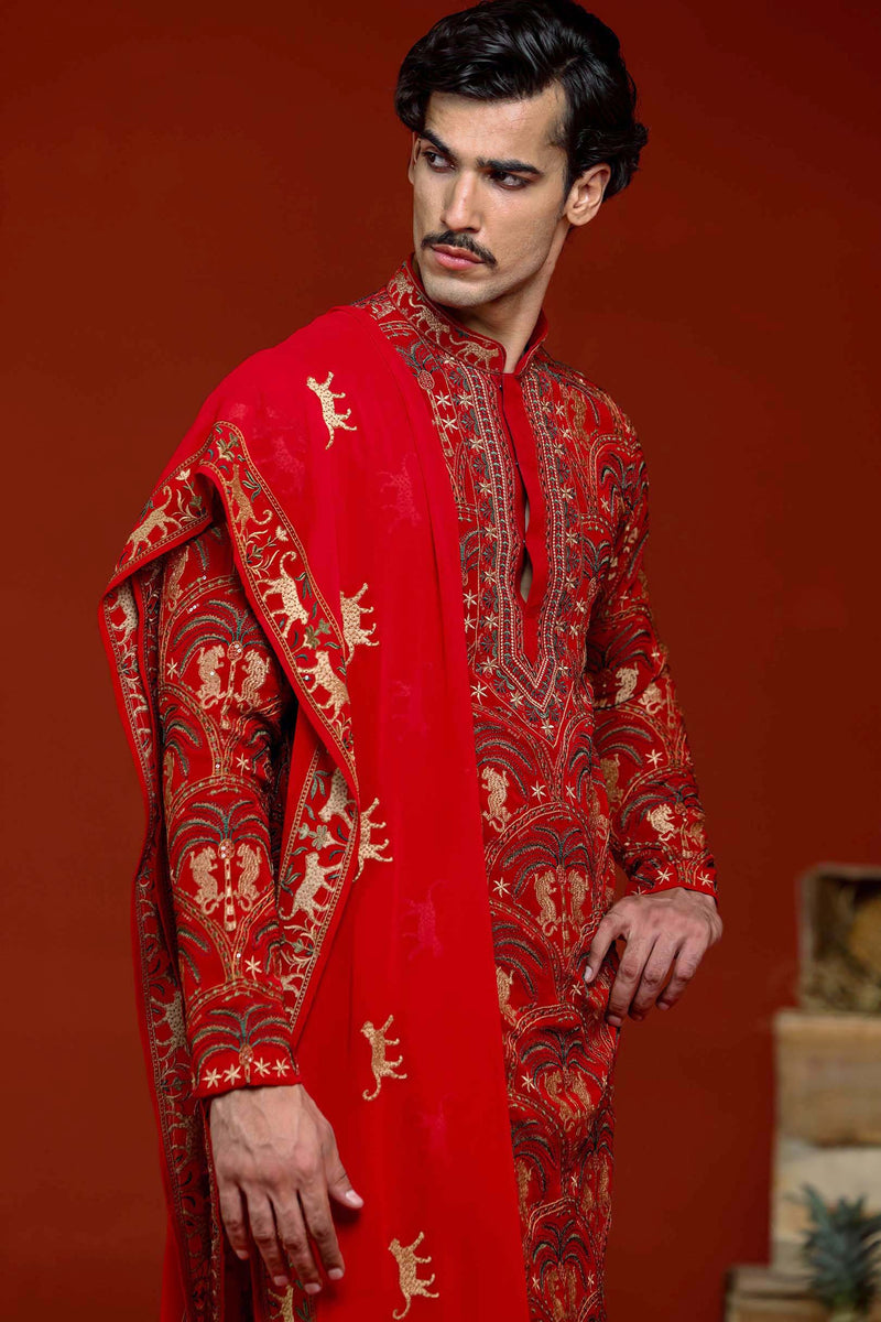 𝐔𝐬𝐦𝐚𝐧 𝐆𝐚𝐧𝐢 in Shikhar Maroon Kurta Set