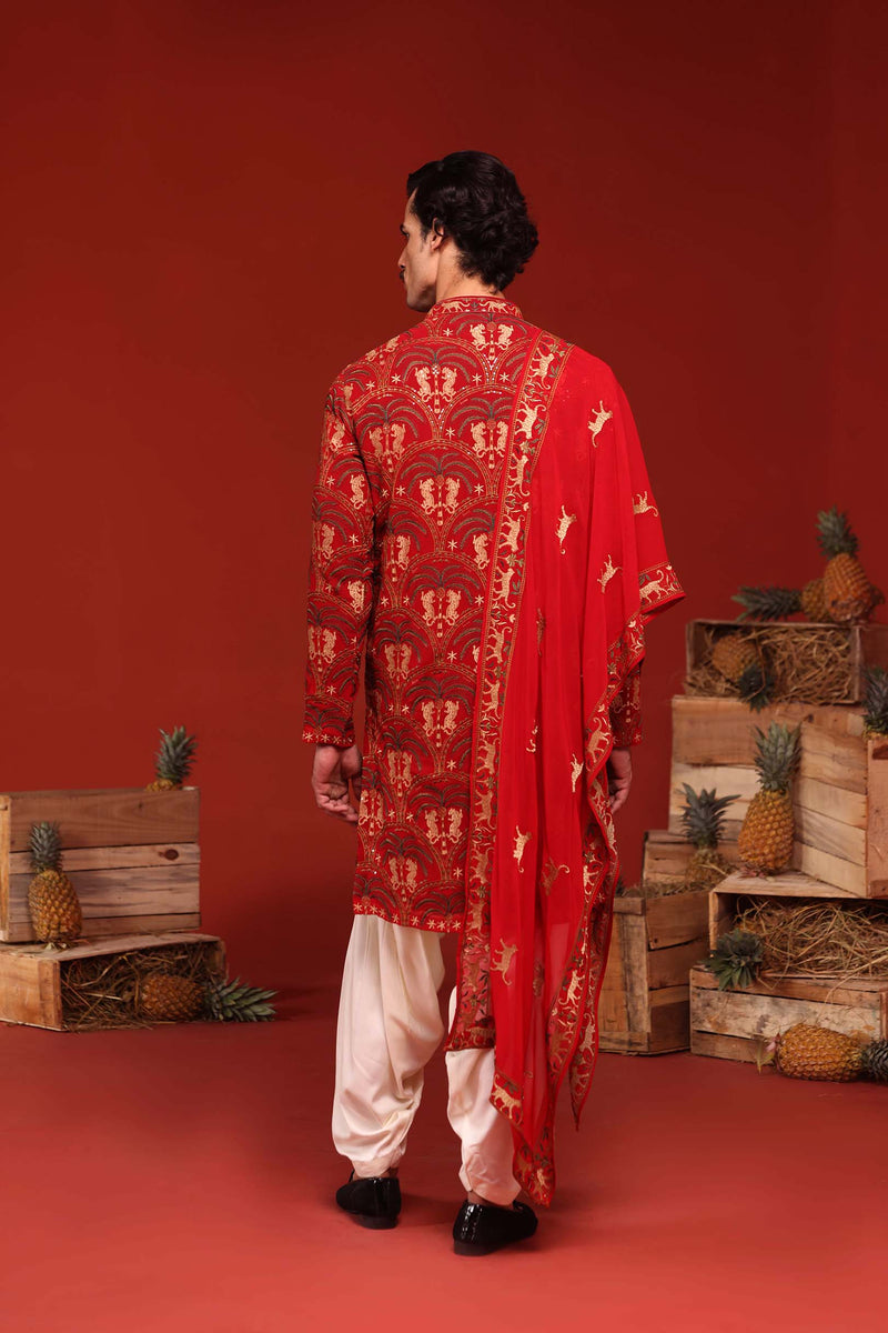 𝐔𝐬𝐦𝐚𝐧 𝐆𝐚𝐧𝐢 in Shikhar Maroon Kurta Set
