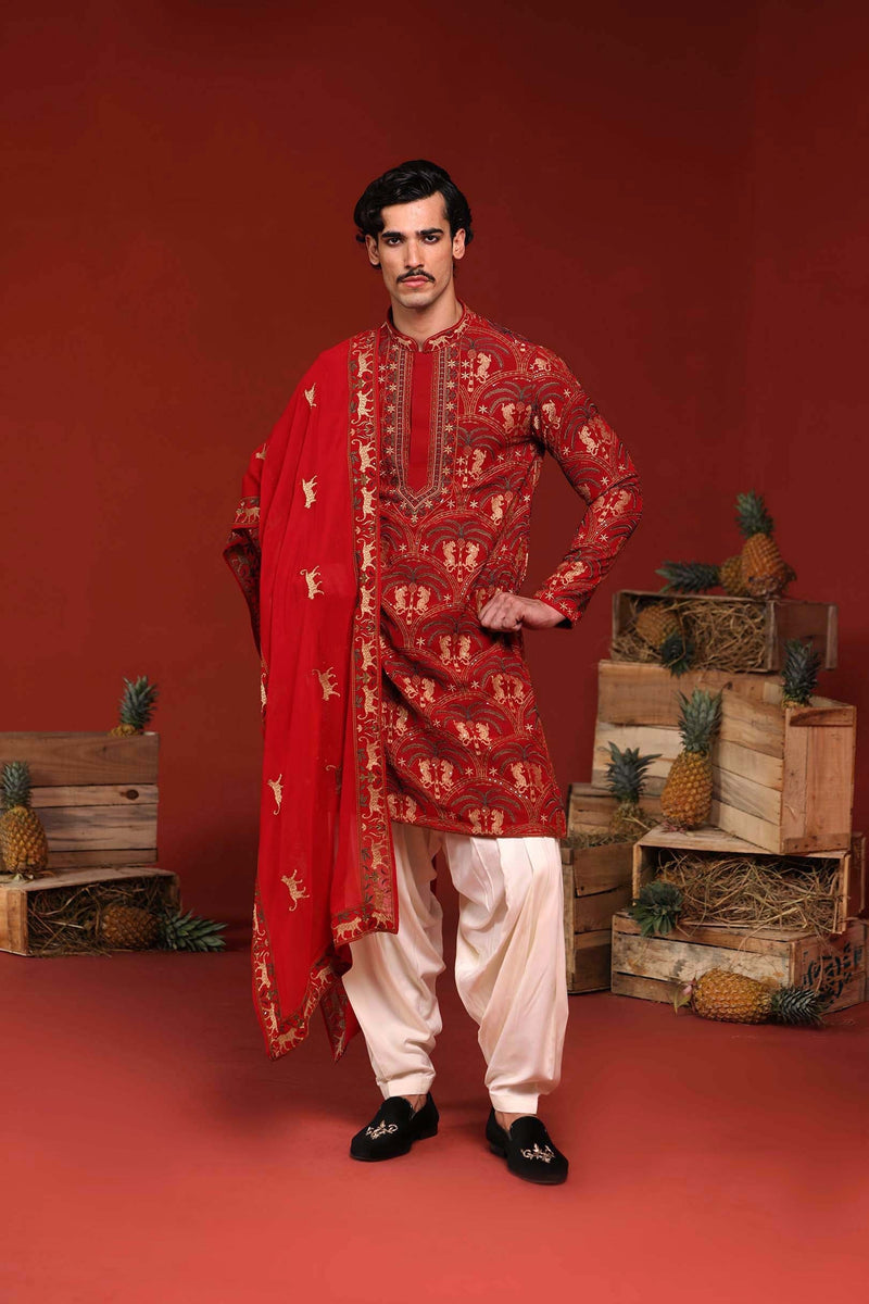 𝐔𝐬𝐦𝐚𝐧 𝐆𝐚𝐧𝐢 in Shikhar Maroon Kurta Set