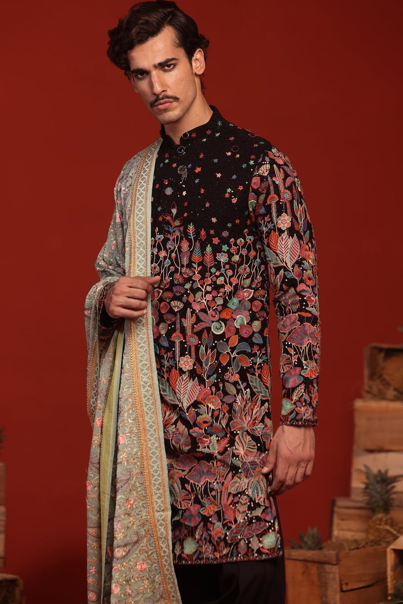 Shiv Thakare in Shashwat Black Kurta Set