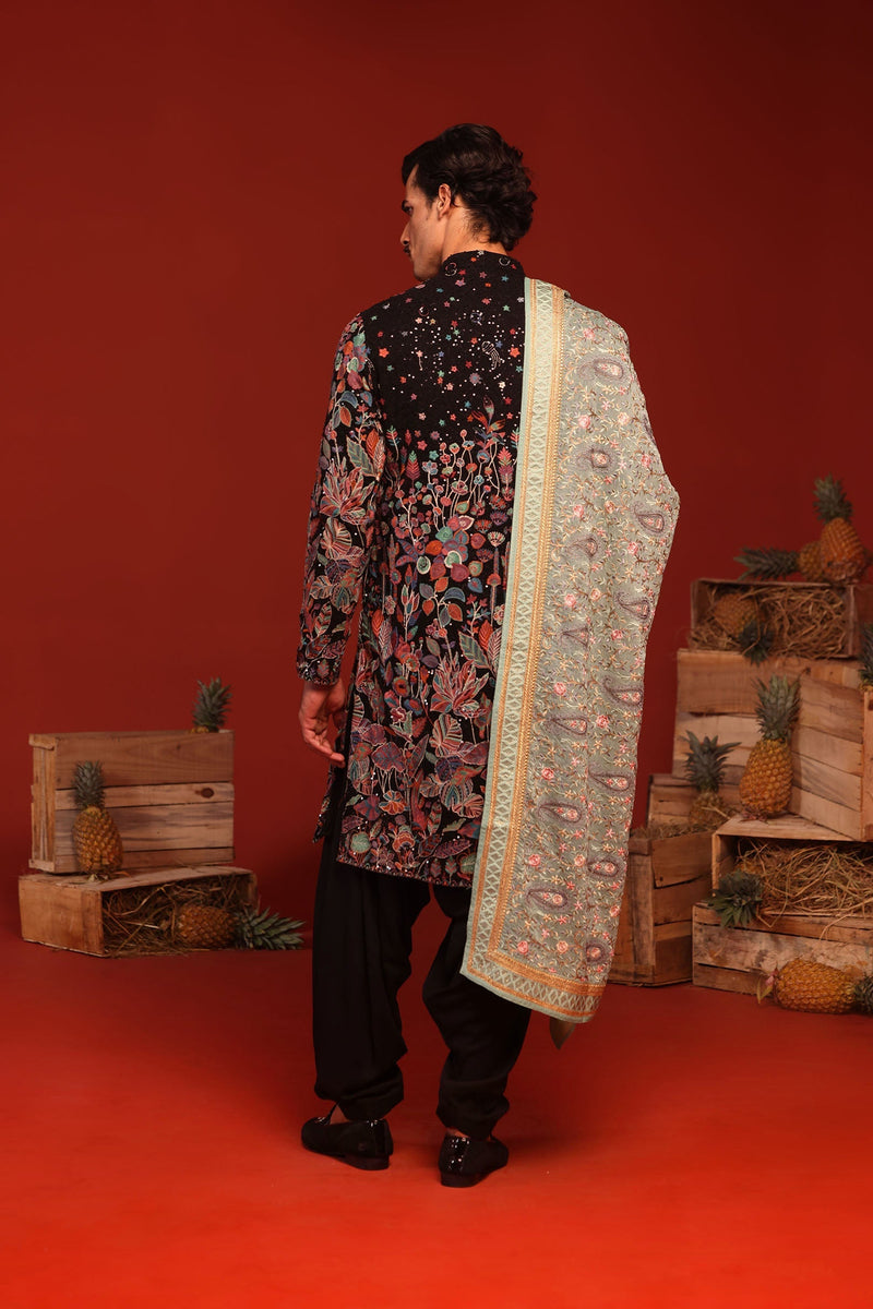 Shiv Thakare in Shashwat Black Kurta Set