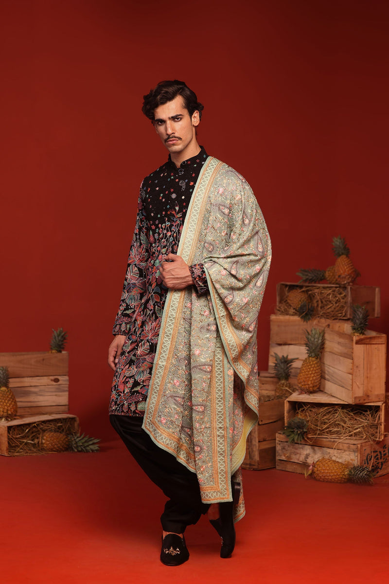 Shiv Thakare in Shashwat Black Kurta Set