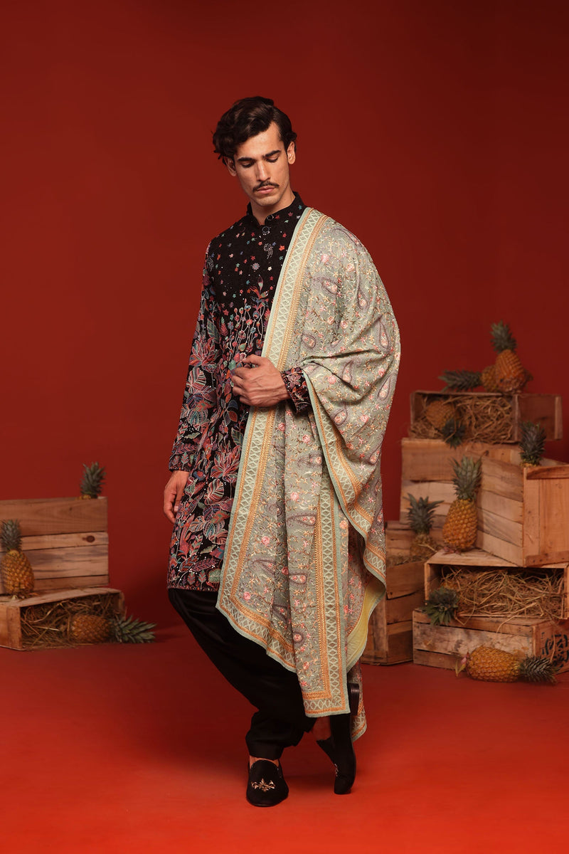 Shiv Thakare in Shashwat Black Kurta Set