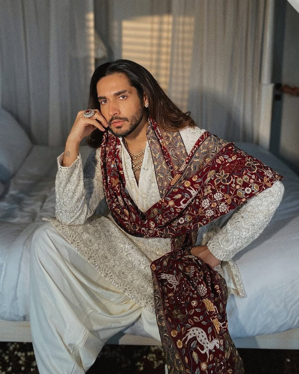 Siddharth Batra in Tajdaar Ivory Kurta Set
