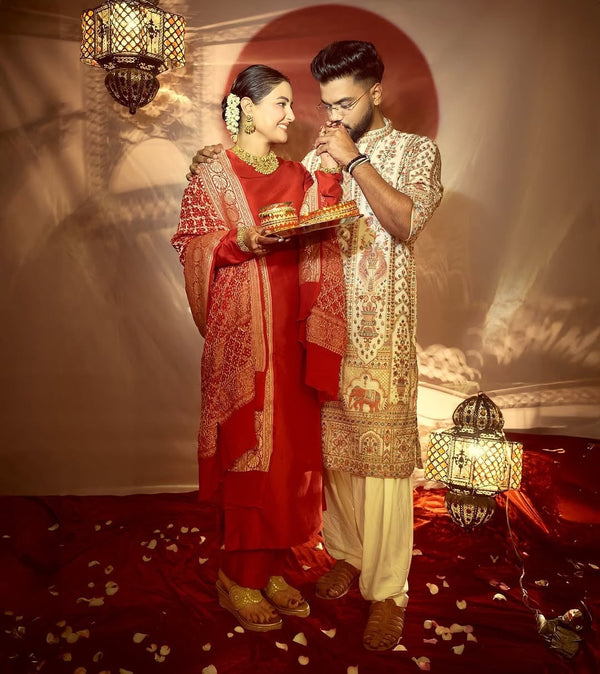 𝗥𝗼𝗰𝗸𝘆 𝗝𝗮𝗶𝘀𝘄𝗮𝗹 in Mughal Ivory Kurta Set