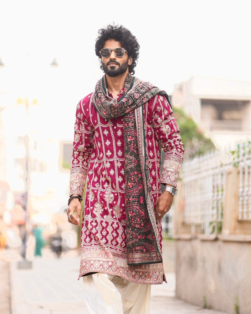 𝐔𝐬𝐦𝐚𝐧 𝐆𝐚𝐧𝐢 in Shikhar Maroon Kurta Set