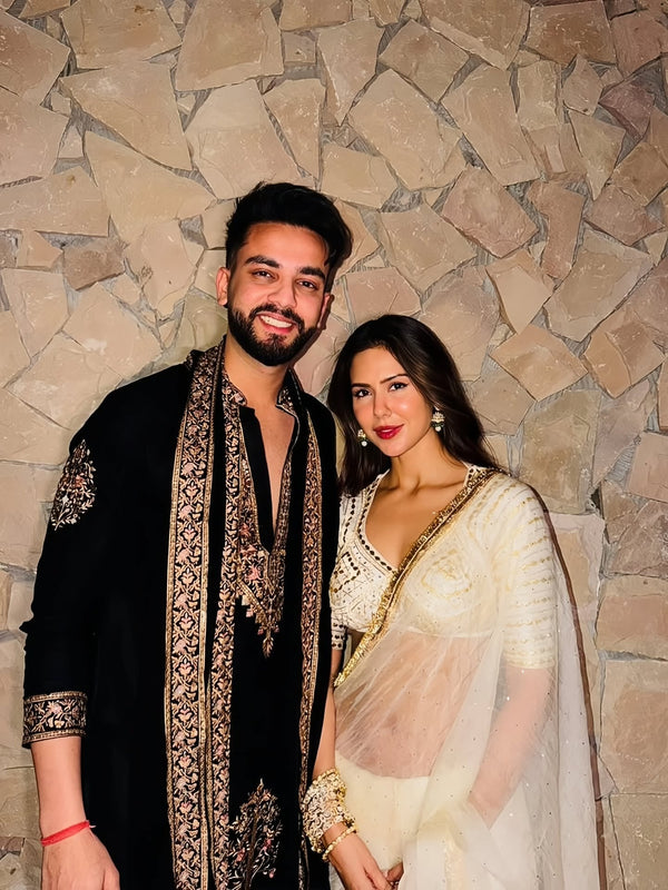 Elvish  Yadav in Chaar Kadam Black Kurta Set